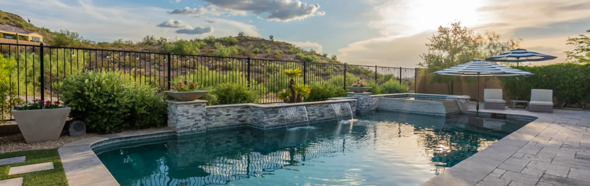 Backyard pool with mountain views in Tierra Del Rio